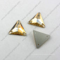La forma decorativa del triángulo Dz-3069 cose en la piedra para la ropa del fabricante de China